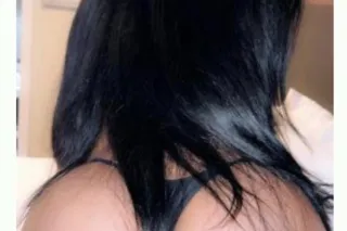 latina caliente - Image 1